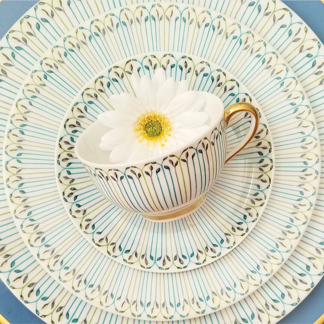Dinnerware & China